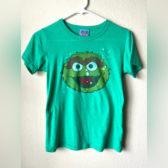 Oscar the Grouch T-shirt - Picture 1 of 4